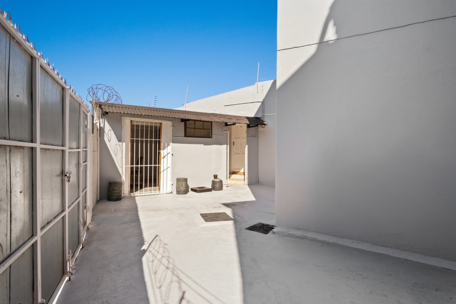 To Let 9 Bedroom Property for Rent in Observatory Western Cape